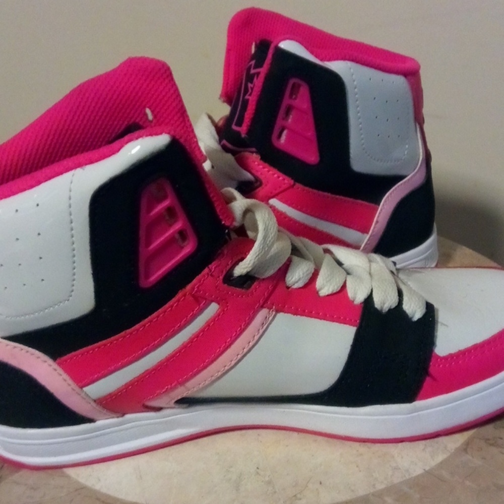 Women's Sz 7.5 DC high top skate sneakers - Picture 6 of 8